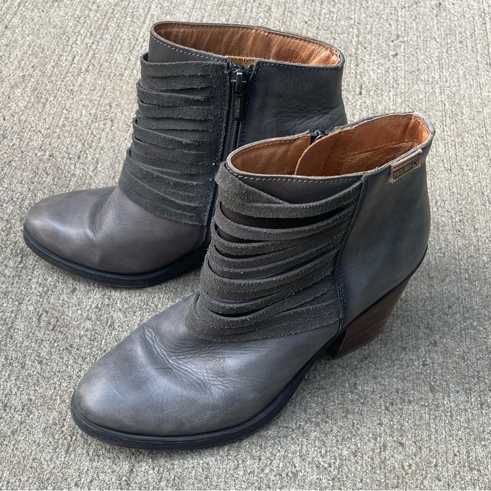 PIKOLINOS Gray Leather Ankle Boots with Layered Suede Front